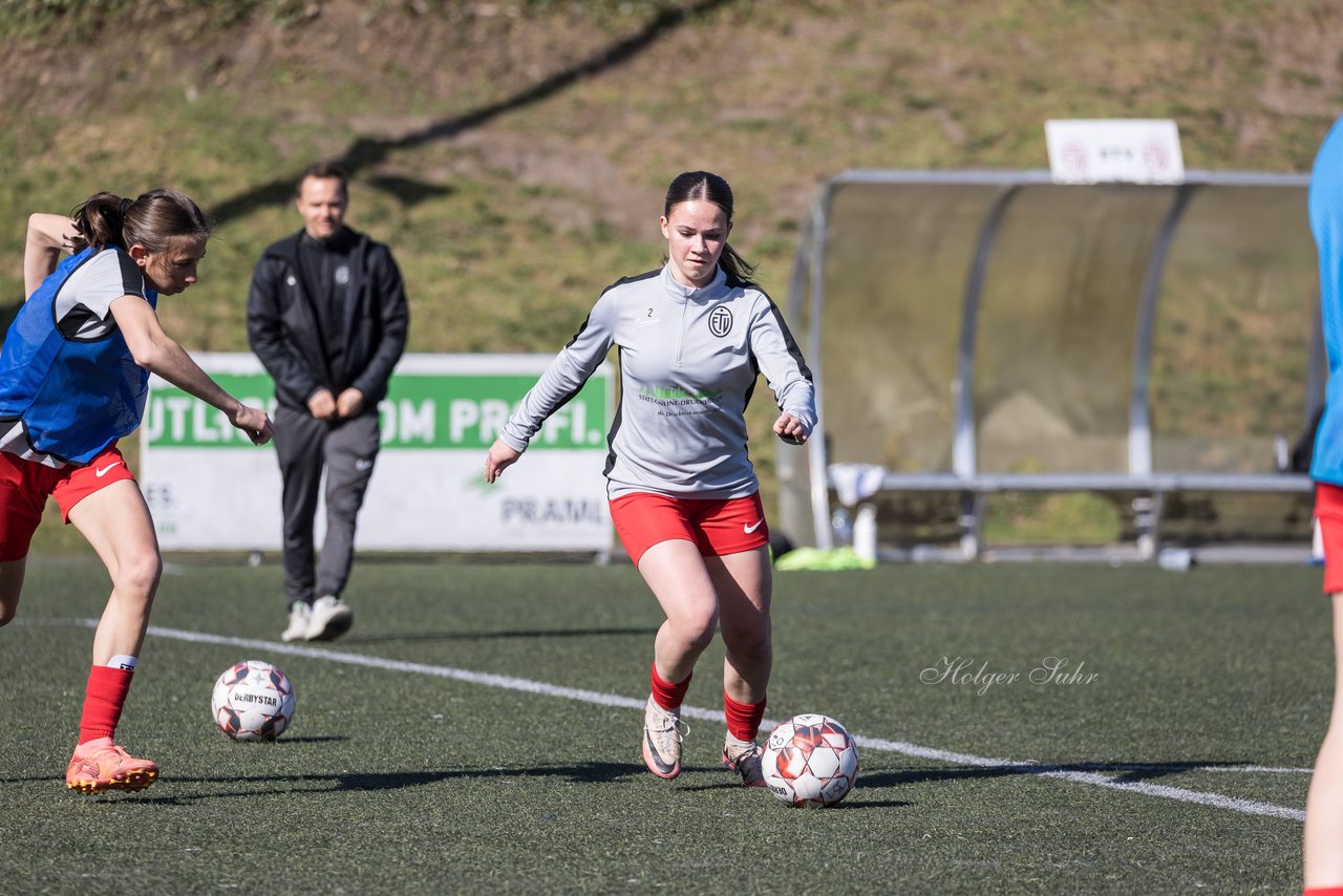 Bild 167 - wBJ Eimsbuettler TV - VfL Wolfsburg : Ergebnis: 1:3